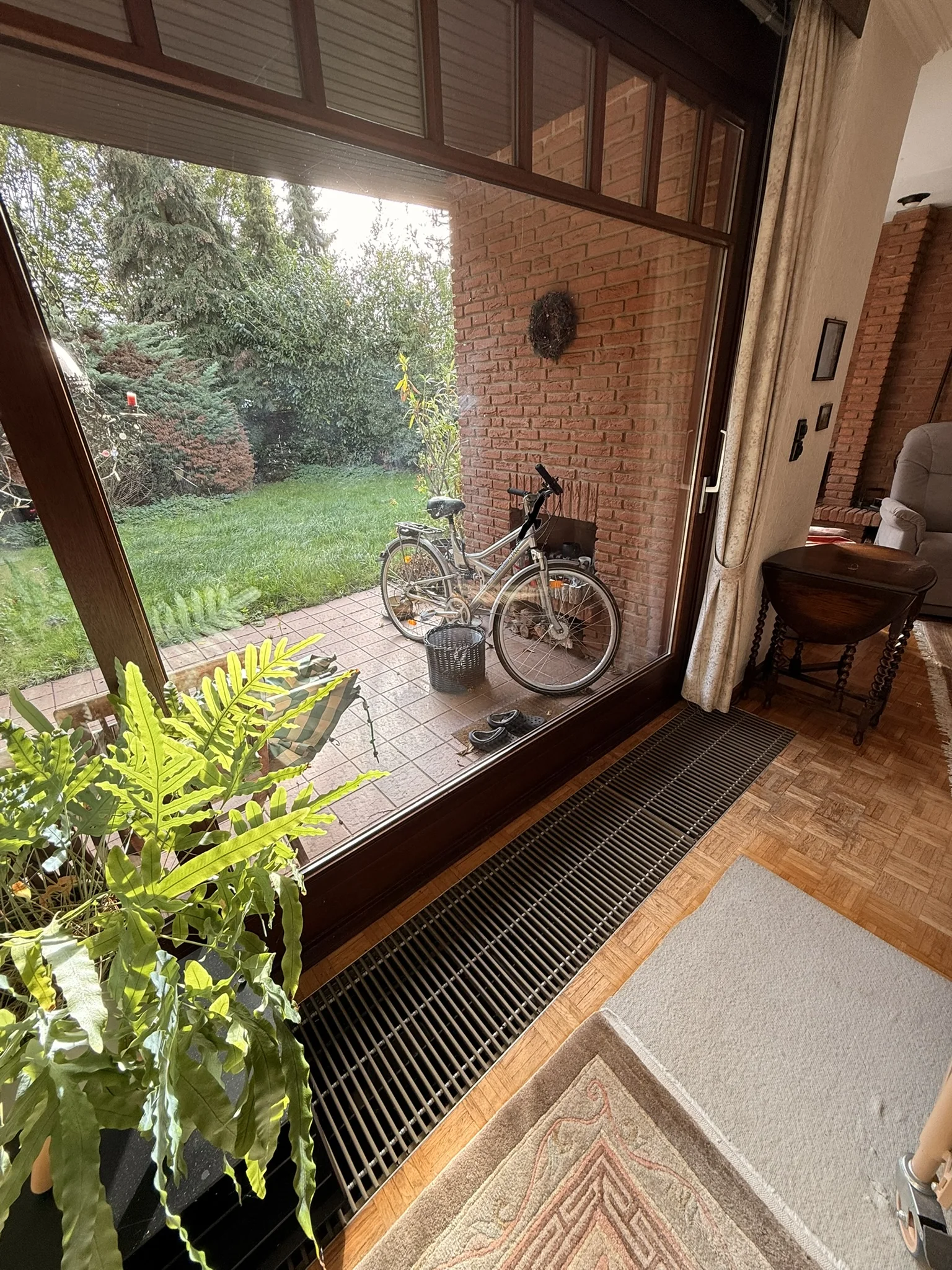 Bungalow in Hamburg-Marmstorf – Bodentiefe Verglasung zur Terrasse