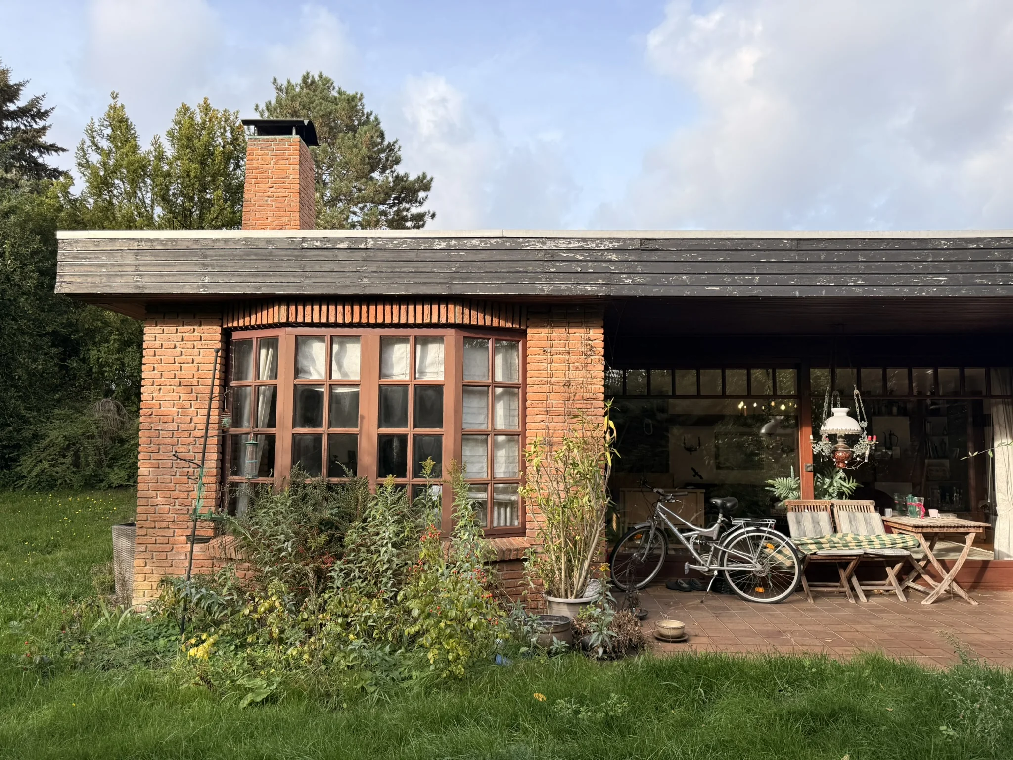 Bungalow in Hamburg-Marmstorf – Gartenseitige Ansicht des Bungalows