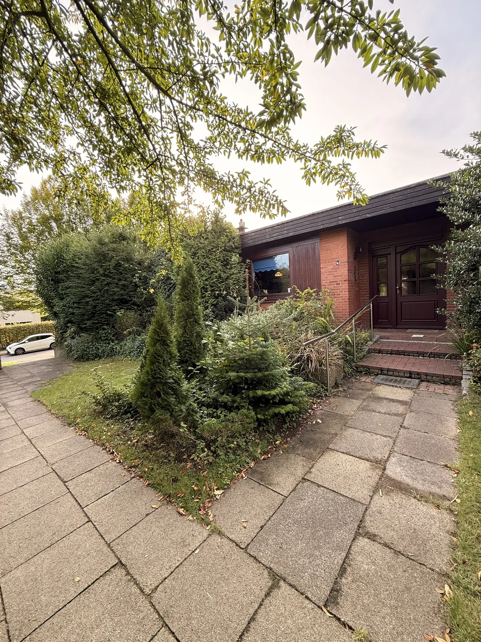 Bungalow in Hamburg-Marmstorf – Zufahrt zum Bungalow