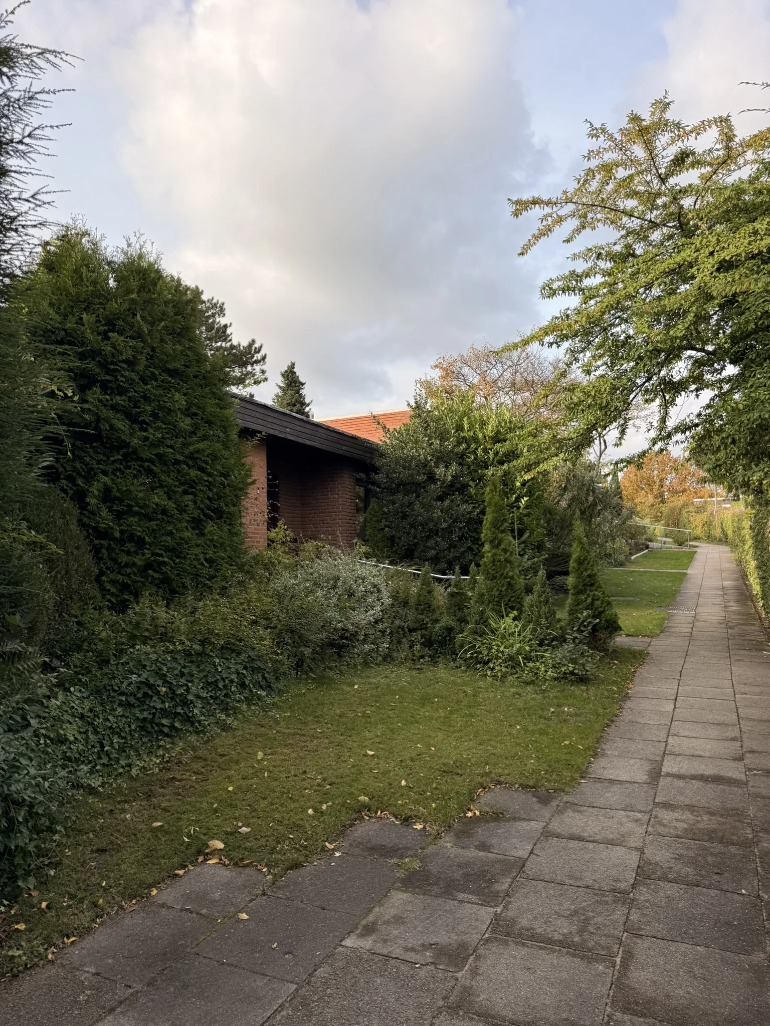 Bungalow in Hamburg-Marmstorf – Ruhige Zuwegung zum Grundstück